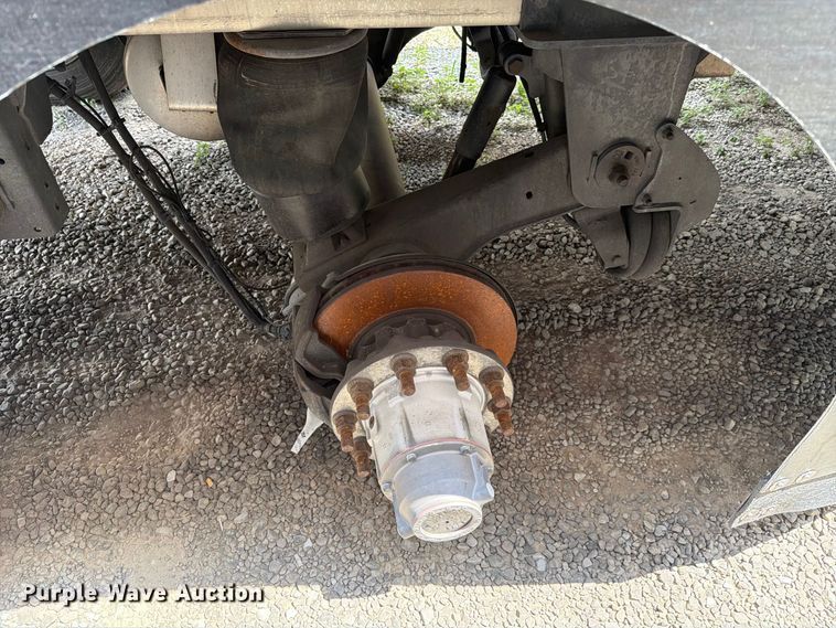 image for item FC3328 2018 MAC 406 fuel trailer