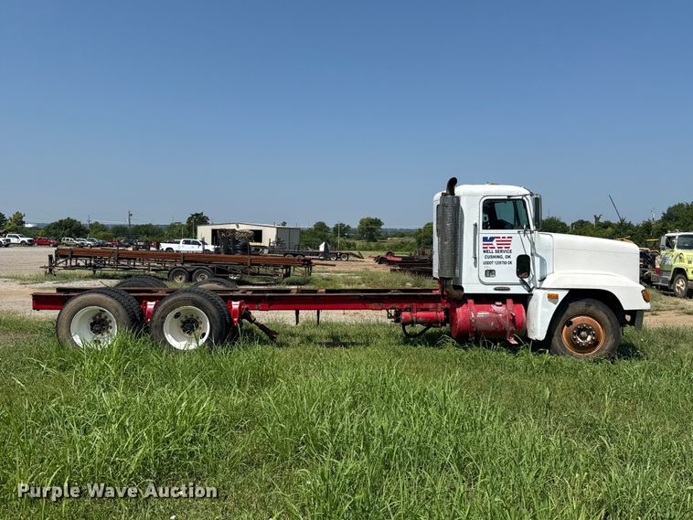 image for item FC4034 1997 Freightliner FLD120 truck cab and chassis
