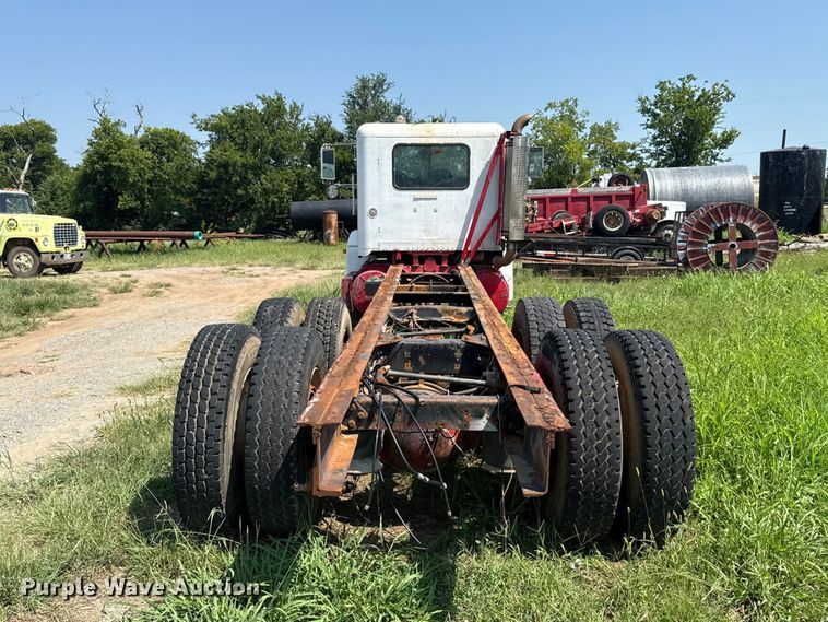 image for item FC4034 1997 Freightliner FLD120 truck cab and chassis