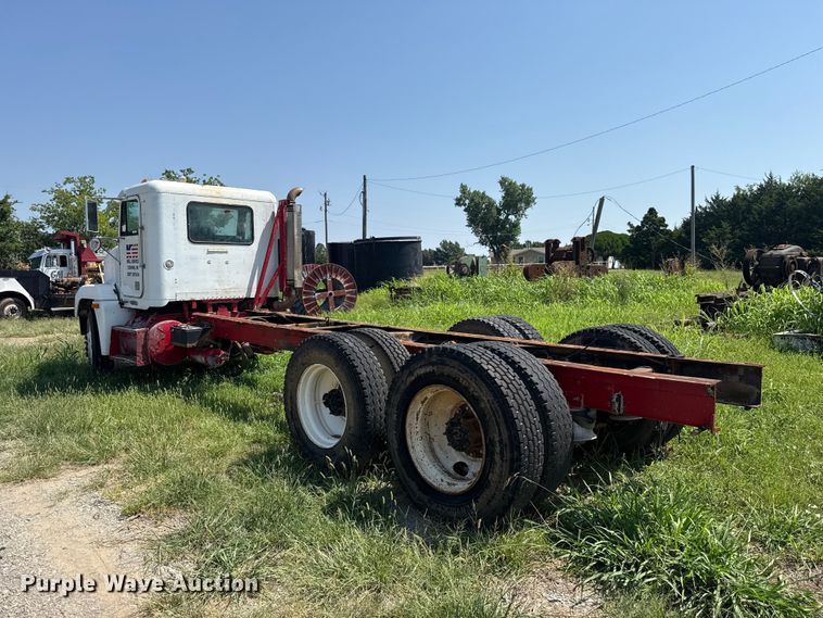image for item FC4034 1997 Freightliner FLD120 truck cab and chassis