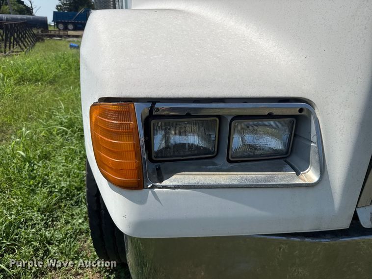 image for item FC4034 1997 Freightliner FLD120 truck cab and chassis