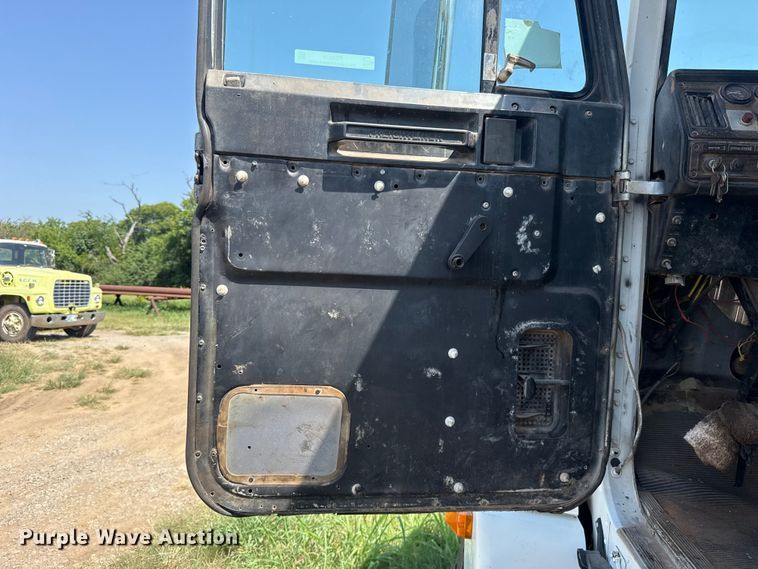 image for item FC4034 1997 Freightliner FLD120 truck cab and chassis