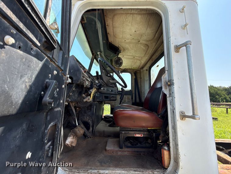 image for item FC4034 1997 Freightliner FLD120 truck cab and chassis