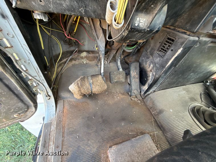 image for item FC4034 1997 Freightliner FLD120 truck cab and chassis