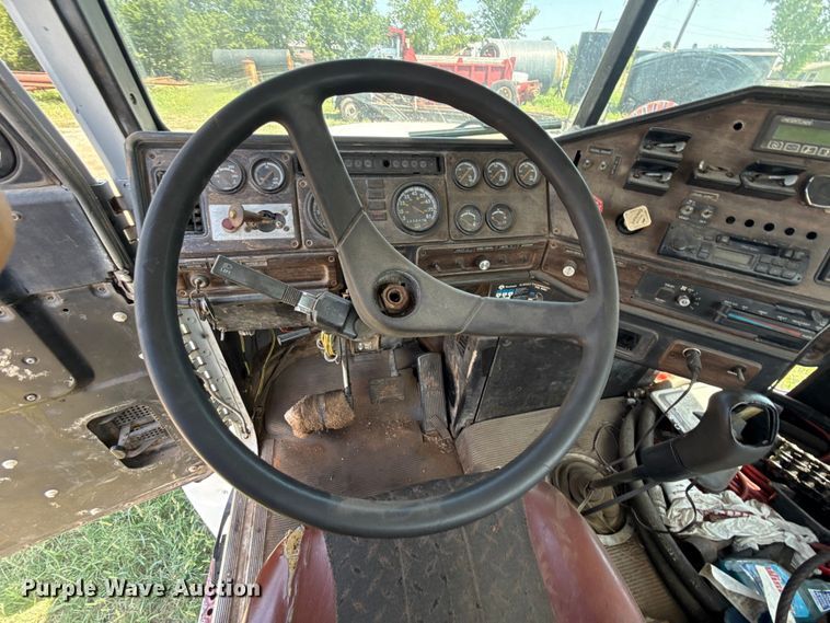 image for item FC4034 1997 Freightliner FLD120 truck cab and chassis