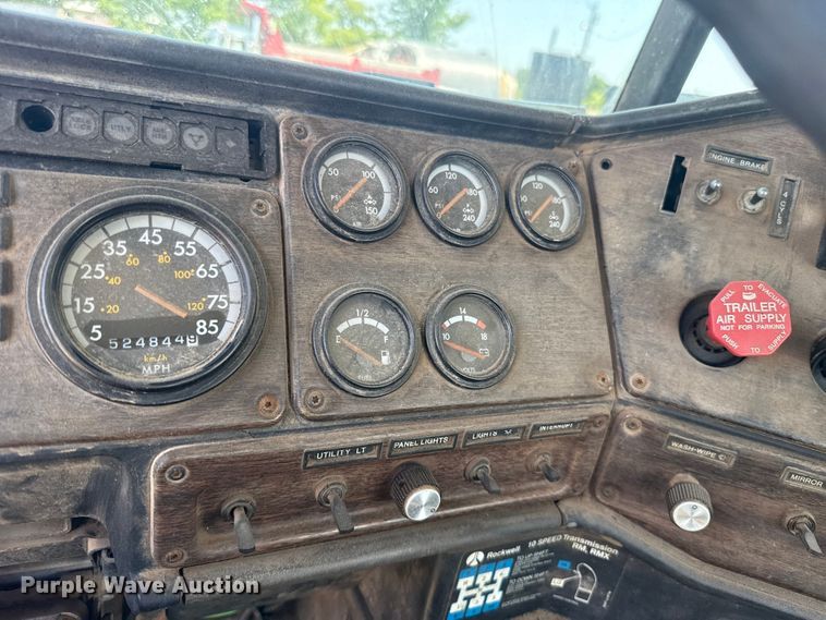 image for item FC4034 1997 Freightliner FLD120 truck cab and chassis