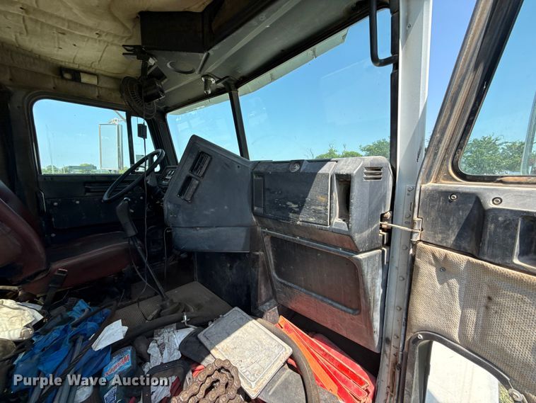 image for item FC4034 1997 Freightliner FLD120 truck cab and chassis