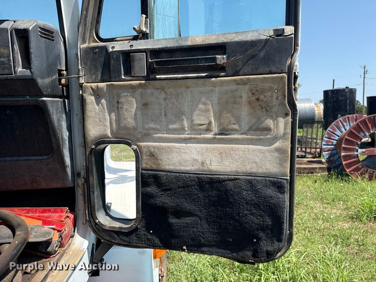 image for item FC4034 1997 Freightliner FLD120 truck cab and chassis