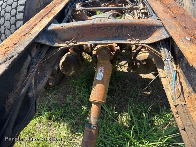 image for item FC4034 1997 Freightliner FLD120 truck cab and chassis
