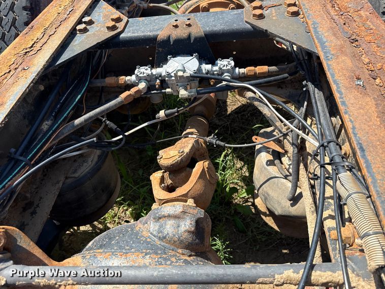 image for item FC4034 1997 Freightliner FLD120 truck cab and chassis