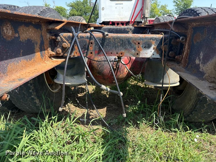 image for item FC4034 1997 Freightliner FLD120 truck cab and chassis