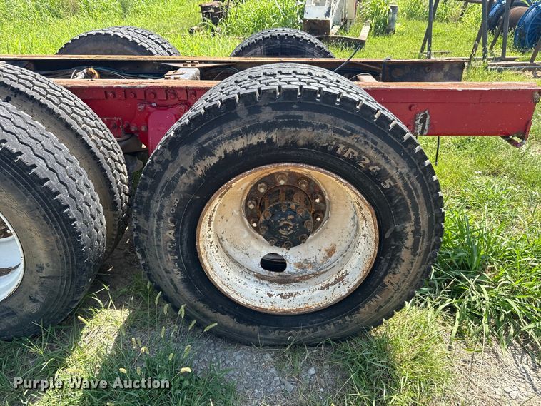image for item FC4034 1997 Freightliner FLD120 truck cab and chassis
