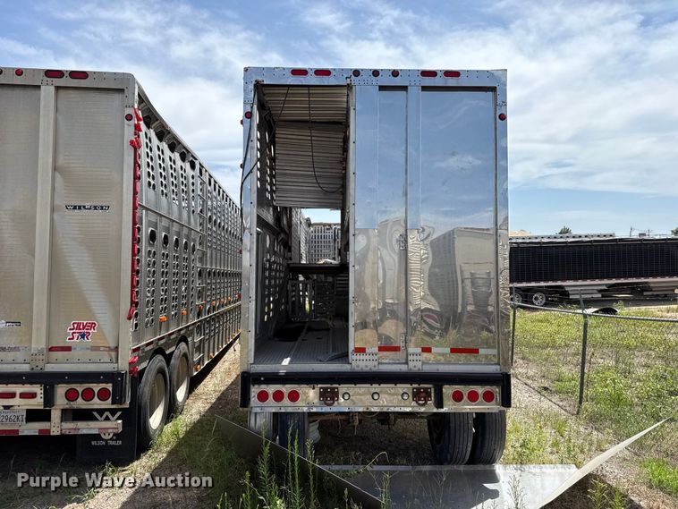 image for item FC4066 2007 Wilson PSDCL-402BH livestock trailer