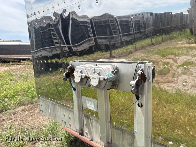 image for item FC4066 2007 Wilson PSDCL-402BH livestock trailer