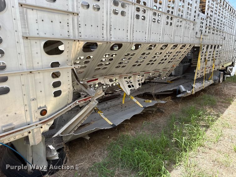image for item FC4066 2007 Wilson PSDCL-402BH livestock trailer
