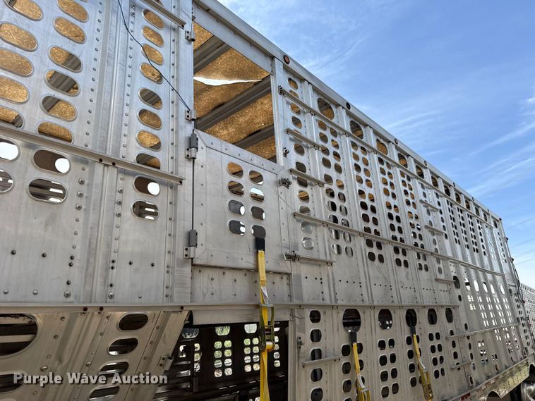 image for item FC4066 2007 Wilson PSDCL-402BH livestock trailer