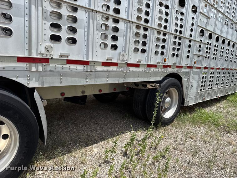 image for item FC4066 2007 Wilson PSDCL-402BH livestock trailer