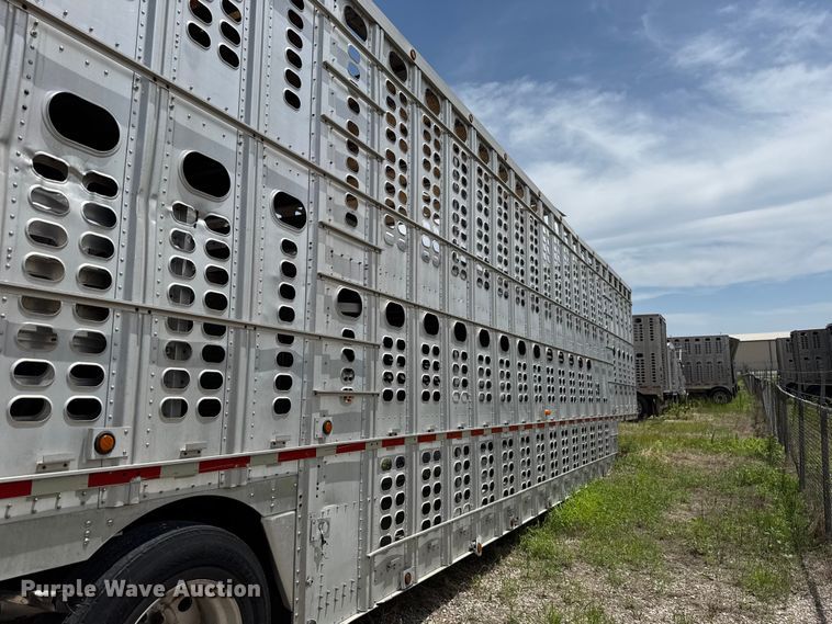 image for item FC4066 2007 Wilson PSDCL-402BH livestock trailer