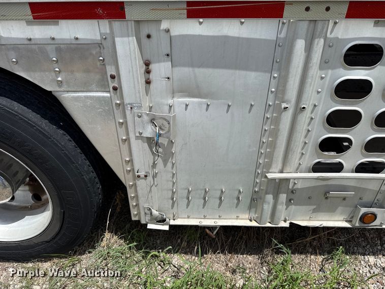 image for item FC4066 2007 Wilson PSDCL-402BH livestock trailer