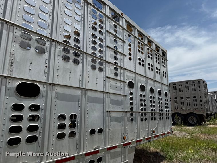 image for item FC4066 2007 Wilson PSDCL-402BH livestock trailer