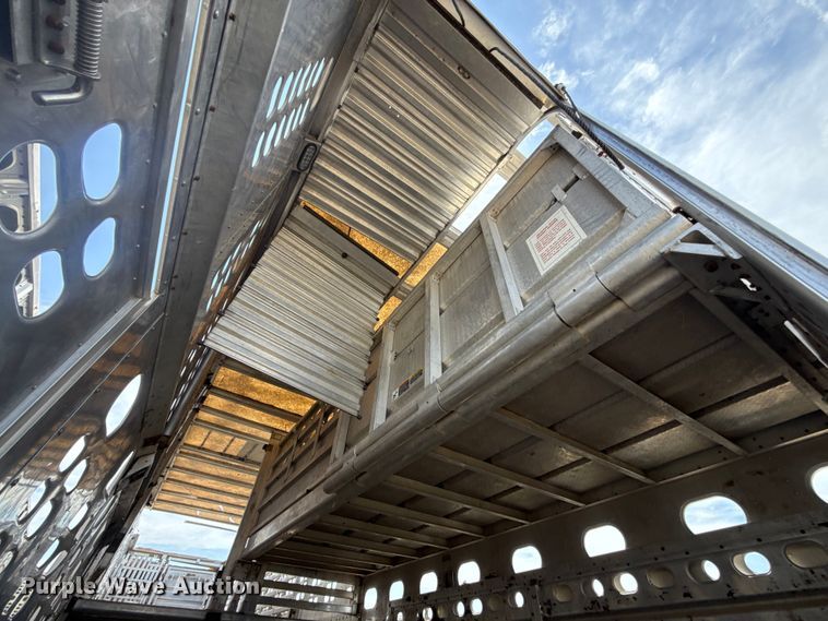 image for item FC4066 2007 Wilson PSDCL-402BH livestock trailer