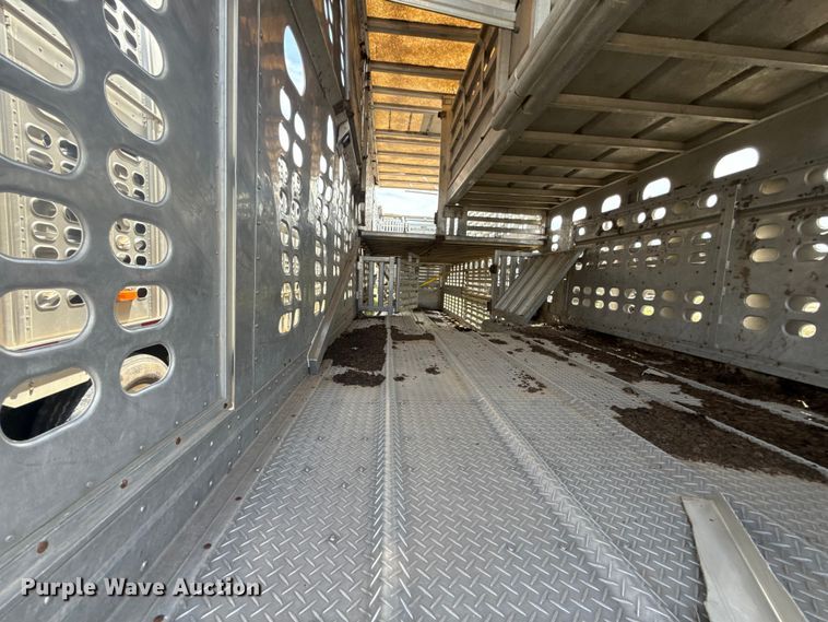 image for item FC4066 2007 Wilson PSDCL-402BH livestock trailer