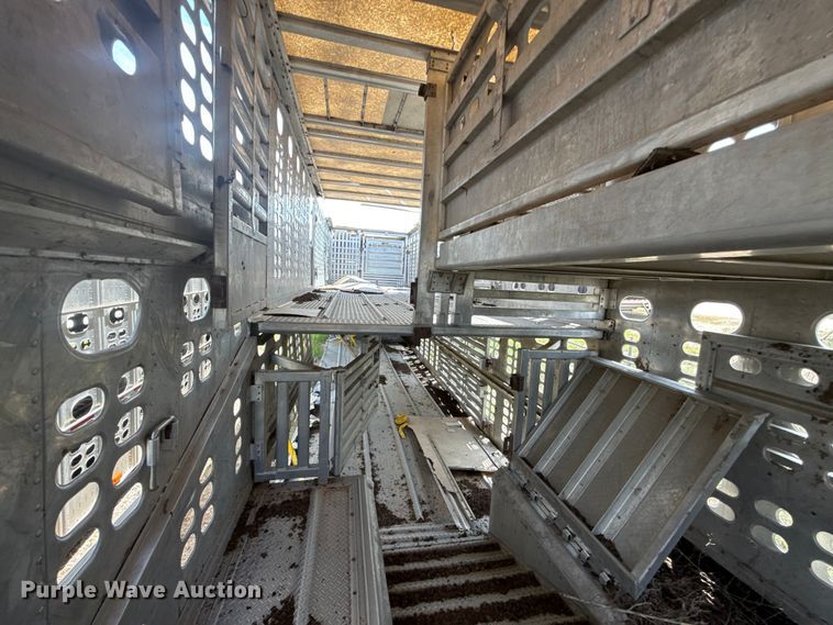 image for item FC4066 2007 Wilson PSDCL-402BH livestock trailer