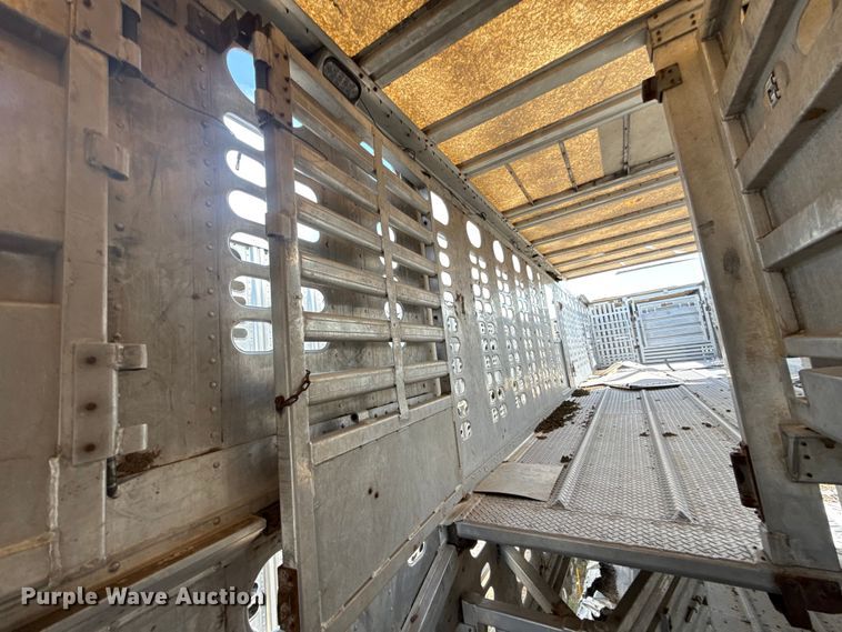 image for item FC4066 2007 Wilson PSDCL-402BH livestock trailer