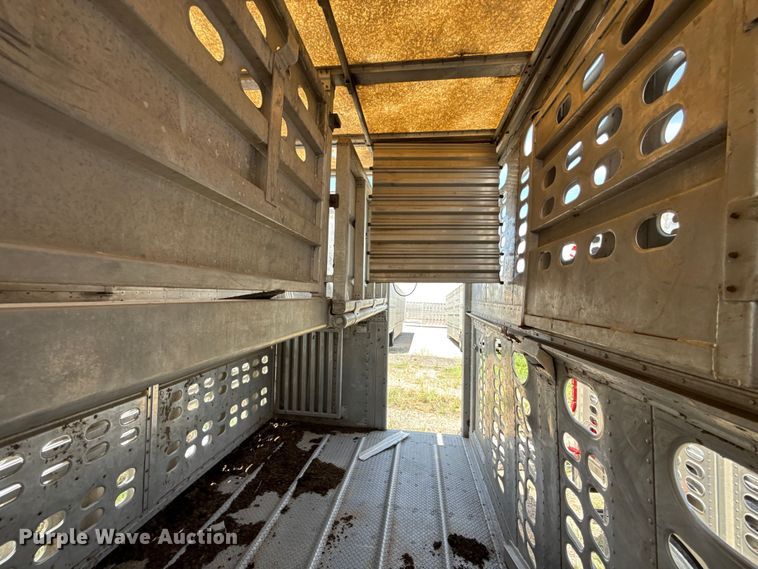 image for item FC4066 2007 Wilson PSDCL-402BH livestock trailer