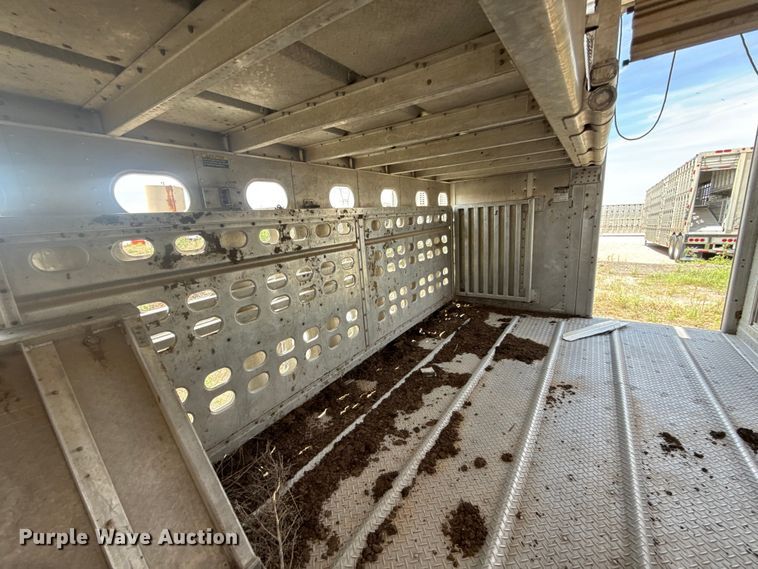 image for item FC4066 2007 Wilson PSDCL-402BH livestock trailer