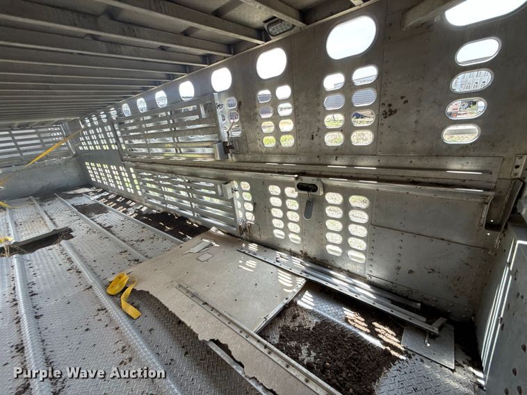 image for item FC4066 2007 Wilson PSDCL-402BH livestock trailer