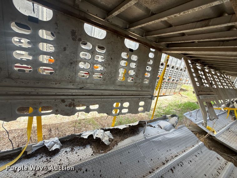 image for item FC4066 2007 Wilson PSDCL-402BH livestock trailer