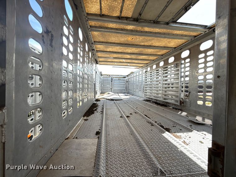 image for item FC4066 2007 Wilson PSDCL-402BH livestock trailer