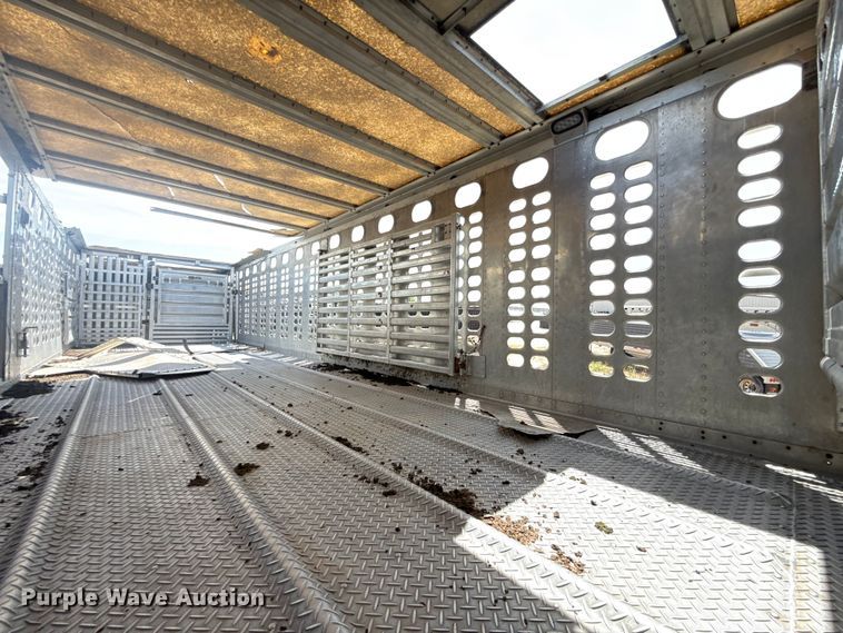 image for item FC4066 2007 Wilson PSDCL-402BH livestock trailer
