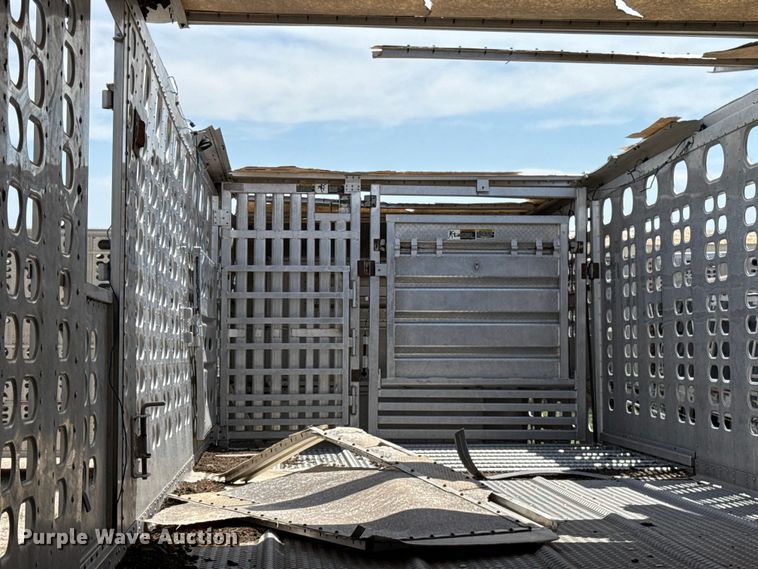 image for item FC4066 2007 Wilson PSDCL-402BH livestock trailer