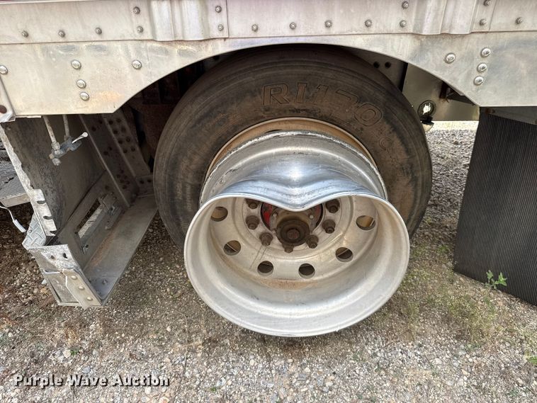 image for item FC4066 2007 Wilson PSDCL-402BH livestock trailer
