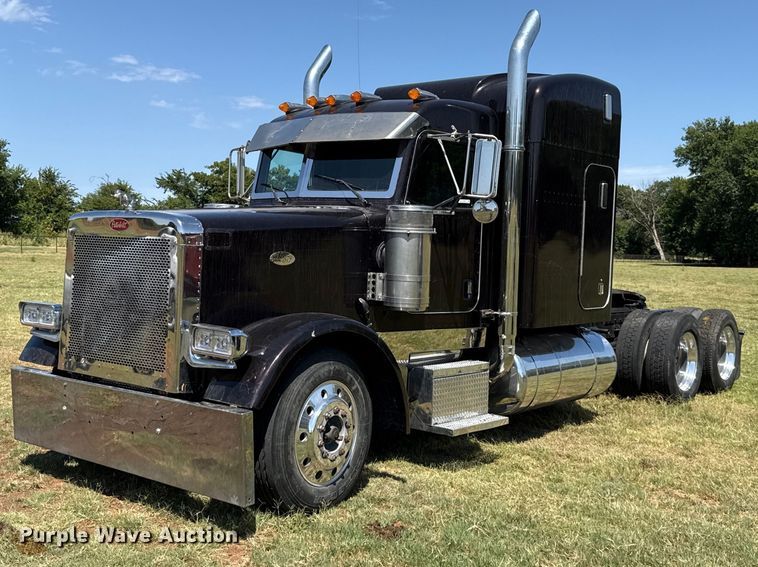 2000 Peterbilt 378 semi truck