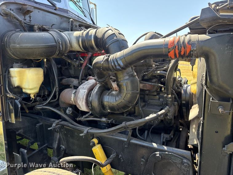 image for item FC4203 2000 Peterbilt 378 semi truck