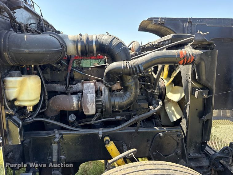 image for item FC4203 2000 Peterbilt 378 semi truck