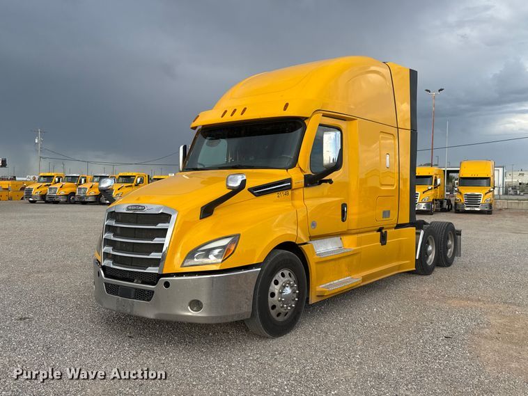 image for item FC4227 2021 Freightliner Cascadia 126 semi truck