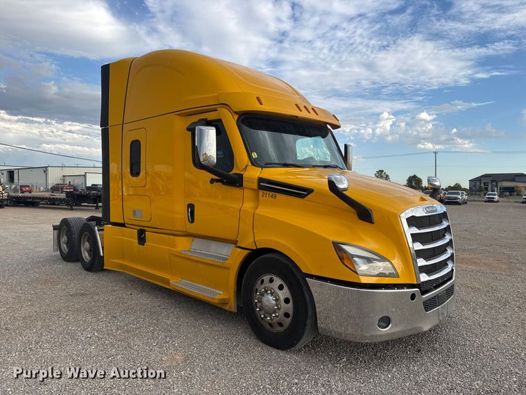 image for item FC4227 2021 Freightliner Cascadia 126 semi truck