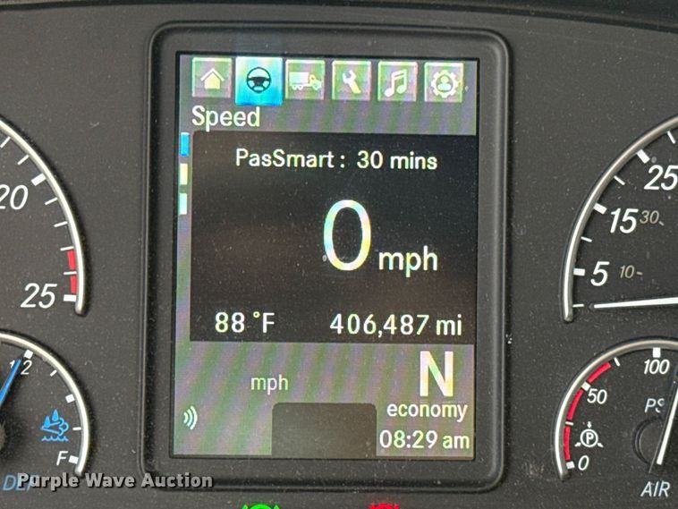 image for item FC4227 2021 Freightliner Cascadia 126 semi truck