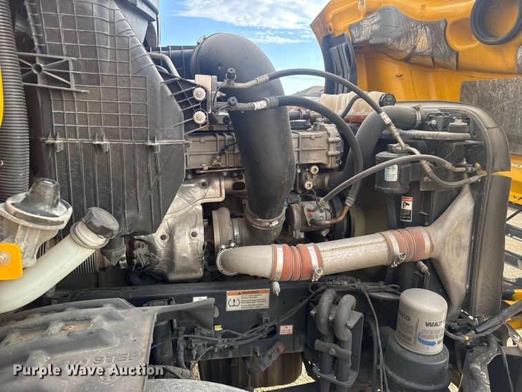 image for item FC4227 2021 Freightliner Cascadia 126 semi truck