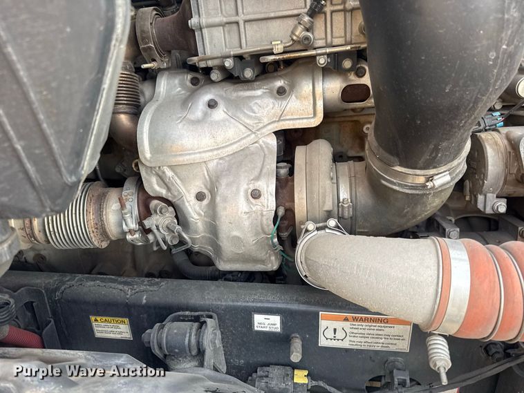 image for item FC4227 2021 Freightliner Cascadia 126 semi truck