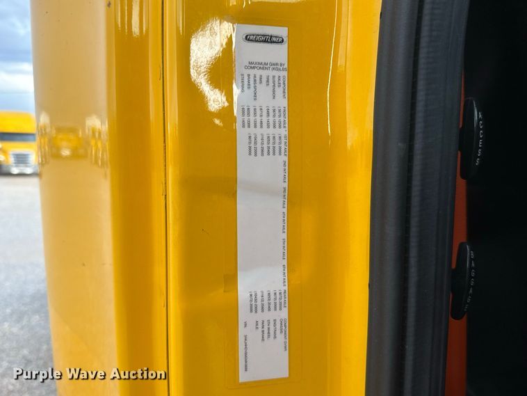 image for item FC4227 2021 Freightliner Cascadia 126 semi truck