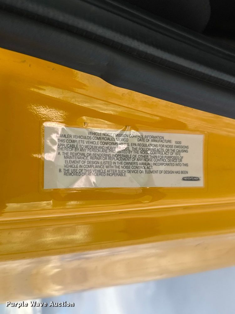 image for item FC4227 2021 Freightliner Cascadia 126 semi truck