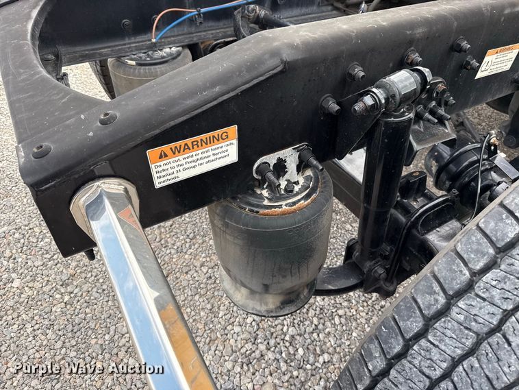 image for item FC4228 2021 Freightliner Cascadia 126 semi truck