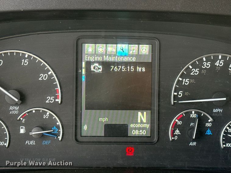 image for item FC4228 2021 Freightliner Cascadia 126 semi truck