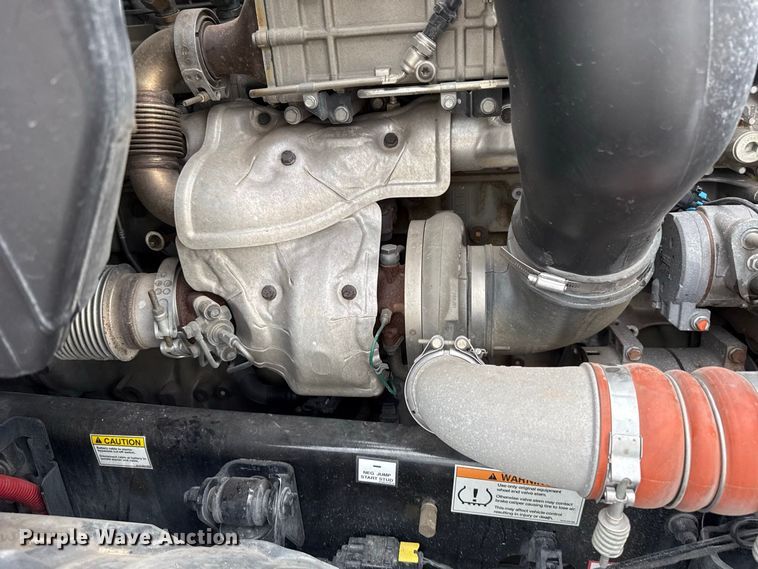 image for item FC4228 2021 Freightliner Cascadia 126 semi truck
