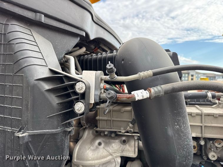 image for item FC4228 2021 Freightliner Cascadia 126 semi truck